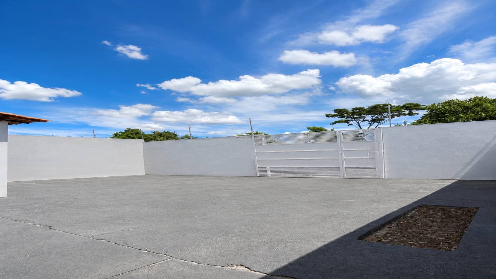 vendo casa recem reformada porcelanato area coberta nos fundos santa terezinha regiao do coxipo cuiaba mt