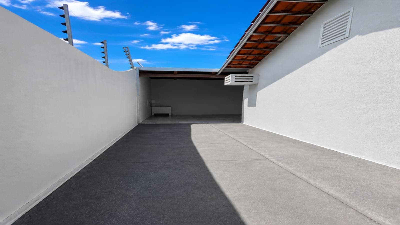 vendo casa recem reformada porcelanato area coberta nos fundos santa terezinha regiao do coxipo cuiaba mt