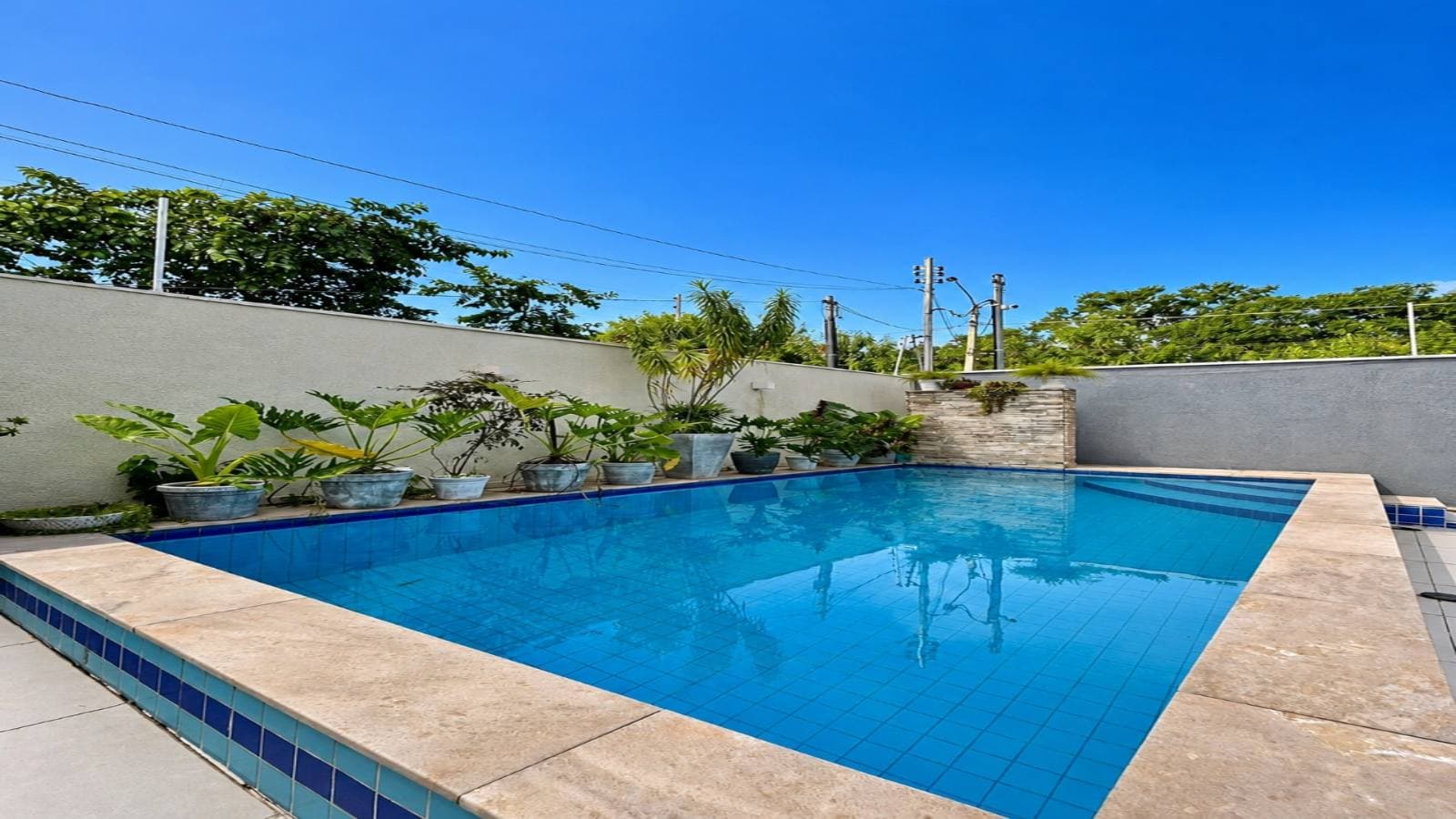 vendo casa alto padrao com suite master com banheira e piscina bairro morada do ouro em cuiaba mt